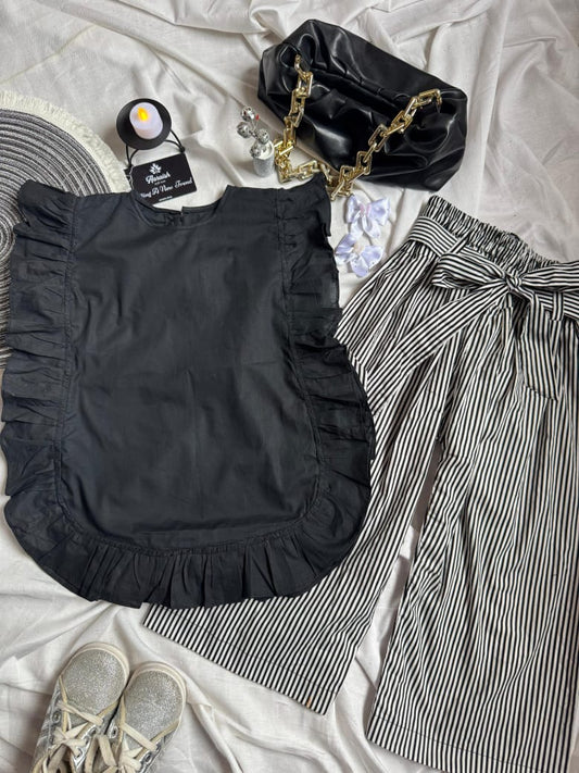 Black and white western Look